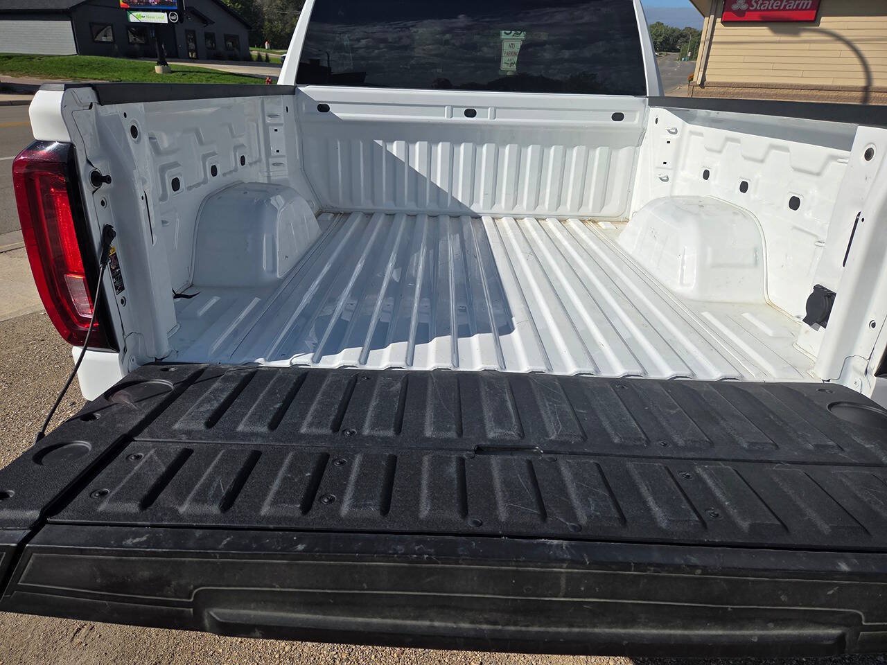 Used 2026 GMC Sierra 1500 SLT AWD/4WD image 6