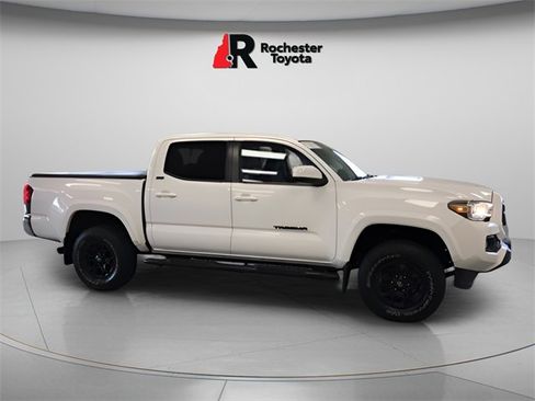 Certified 2020 Toyota Tacoma SR5 image 2