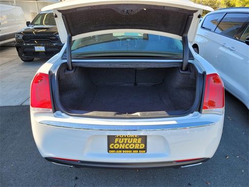 Used 2022 Chrysler 300 Touring image 18