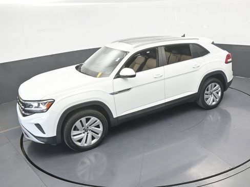 Used 2021 Volkswagen Atlas Cross Sport SE w/ Panoramic Sunroof Package image 52