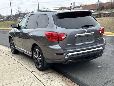 Used 2018 Nissan Pathfinder Platinum image 16
