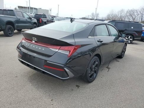 New 2026 Hyundai Elantra SEL Sport Premium FWD image 4