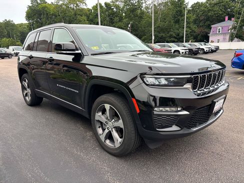Used 2023 Jeep Grand Cherokee 4WD 4xe w/ Luxury Tech Group II image 7
