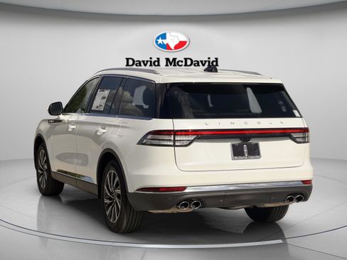 Used 2026 Lincoln Aviator 2WD image 4