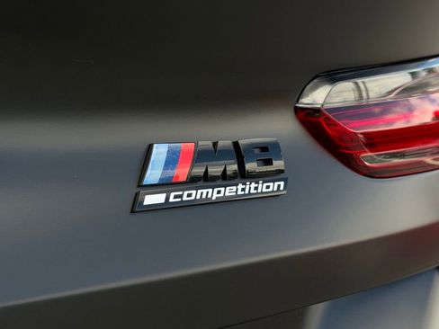 Used 2022 BMW M8 Competition image 7