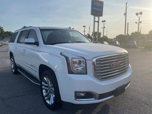 Used 2018 GMC Yukon XL SLT w/ Premium Edition image 4