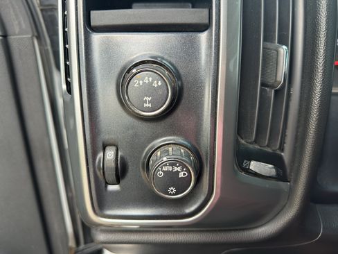 Used 2018 Chevrolet Silverado 2500 LT AWD/4WD image 13