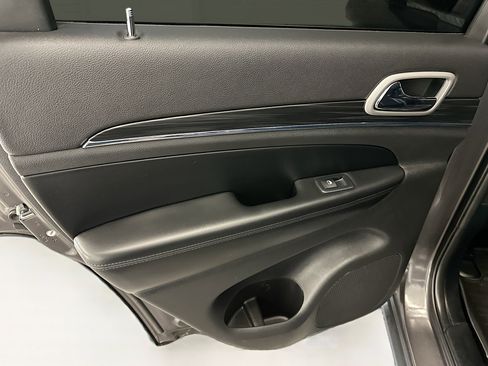 Used 2020 Jeep Grand Cherokee Limited image 28