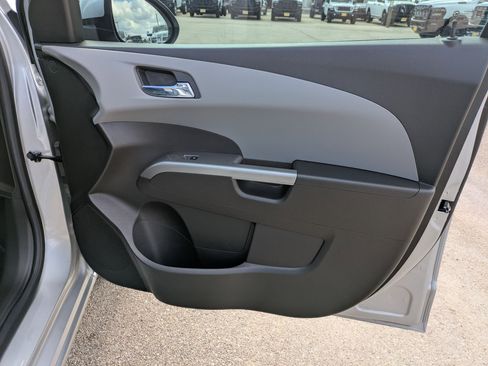 Used 2020 Chevrolet Sonic Premier image 28