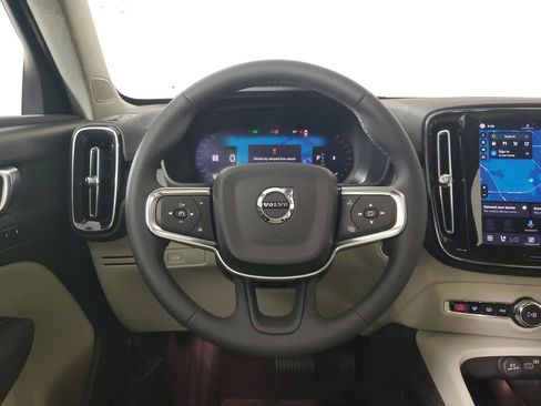 Used 2023 Volvo XC40 B5 Plus w/ Protection Package Premier AWD/4WD image 18