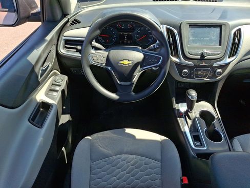 Used 2018 Chevrolet Equinox LS FWD image 11