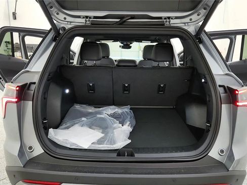 New 2026 Chevrolet Equinox LT AWD/4WD image 19