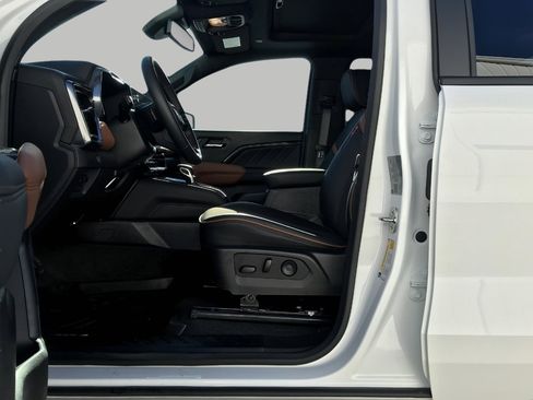 Certified 2024 GMC Canyon AT4 w/ Technology Package image 9