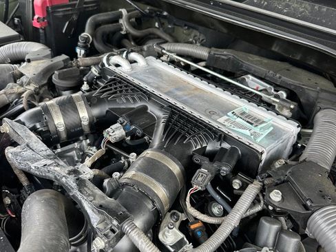 Used 2022 Toyota Tundra SR5 w/ SR5 Premium Package image 21