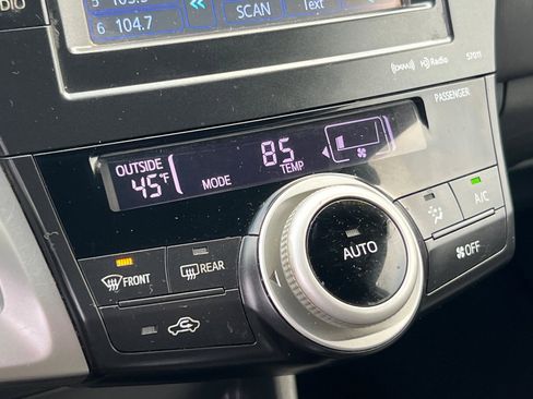 Used 2012 Toyota Prius V Three image 19