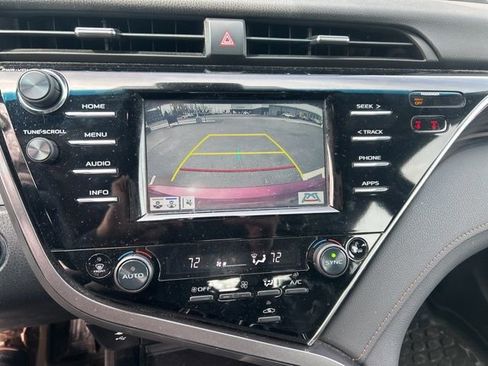 Used 2018 Toyota Camry XLE w/ Four Season Floor Mat Package image 18