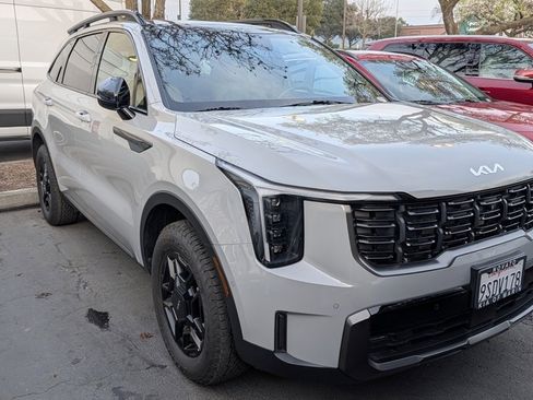 Used 2024 Kia Sorento SX Prestige w/ Olive Brown Leather Package image 9