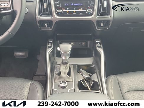 Certified 2023 Kia Sorento S FWD image 18