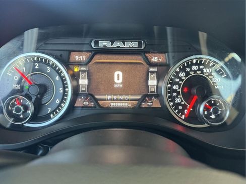 Used 2022 RAM 1500 Laramie AWD/4WD image 18