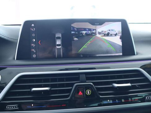 Used 2018 BMW 750i RWD image 28