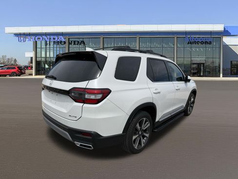 Certified 2024 Honda Pilot Elite image 10