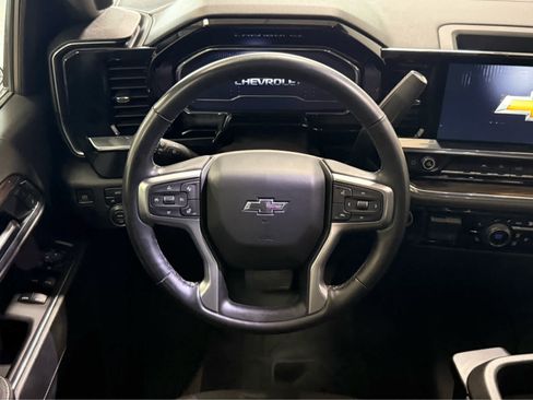 Used 2024 Chevrolet Silverado 1500 RST AWD/4WD image 16