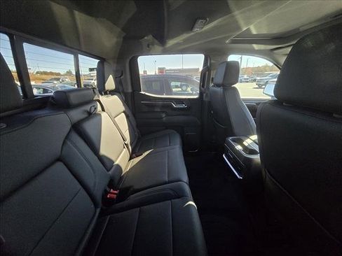 Used 2025 GMC Sierra 1500 SLT w/ SLT Premium Plus Package image 4