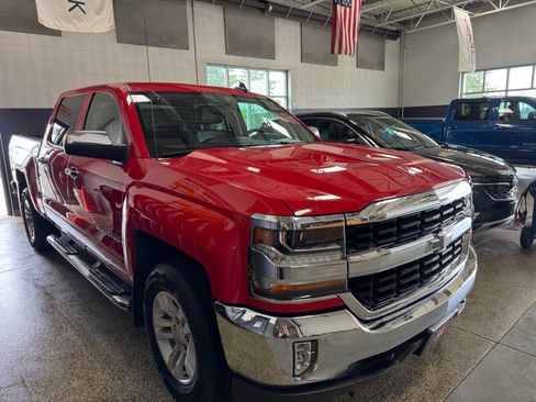 Used 2018 Chevrolet Silverado 1500 LT w/ All Star Edition AWD/4WD image 3