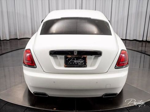 Used 2016 Rolls-Royce Wraith RWD image 15