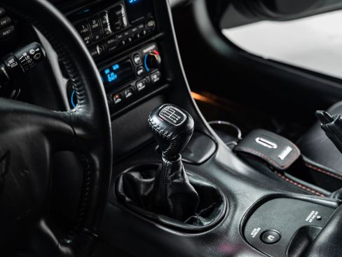 Used 2002 Chevrolet Corvette Z06 w/ Memory Pkg image 20