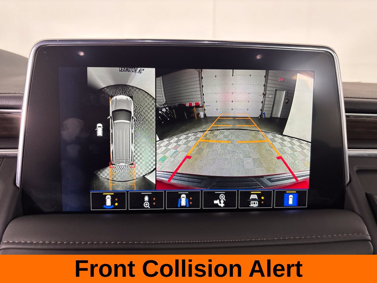 Used 2024 Chevrolet Suburban High Country RWD image 22