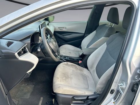 Used 2020 Toyota Corolla LE FWD image 11