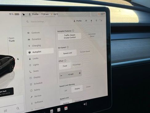 Used 2023 Tesla Model 3 Standard Range image 15