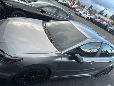 Used 2025 Toyota Camry SE w/ Convenience Package image 3