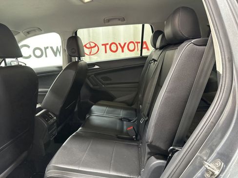 Used 2018 Volkswagen Tiguan SE image 19
