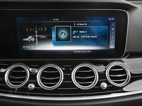 Used 2018 Mercedes-Benz E 400 4MATIC Sedan w/ Premium 1 Package image 13