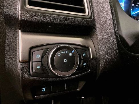 Used 2018 Ford Explorer XLT w/ Equipment Group 202A AWD/4WD image 31