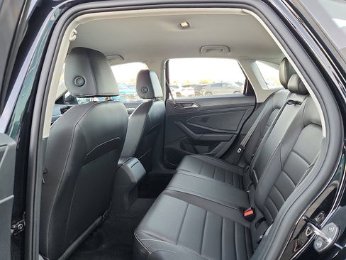 Used 2024 Volkswagen Jetta SE image 12