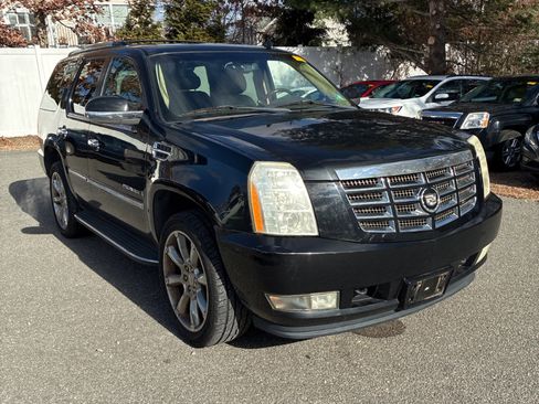 Used 2009 Cadillac Escalade AWD image 3
