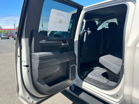 New 2026 GMC Sierra 1500 SLE w/ X31 Off-Road Package AWD/4WD image 36