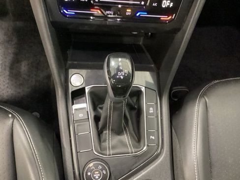 Used 2023 Volkswagen Tiguan SE R-Line AWD/4WD image 17