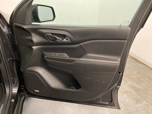 Used 2017 GMC Acadia SLT w/ LPO, Cargo Package AWD/4WD image 24