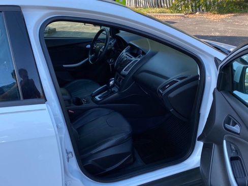 Used 2013 Ford Focus SE image 16