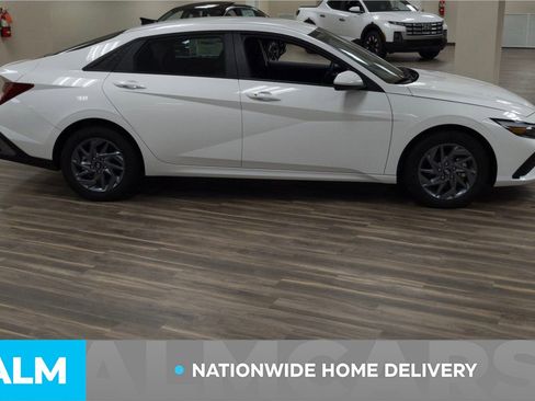 Certified 2024 Hyundai Elantra Blue image 5