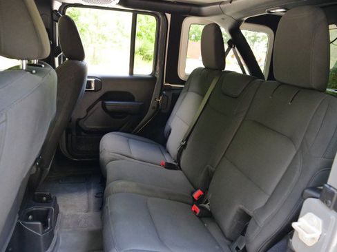 Used 2023 Jeep Wrangler Unlimited Sport AWD/4WD image 23