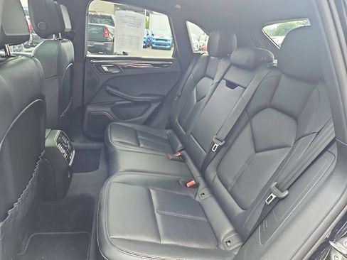 Used 2024 Porsche Macan AWD/4WD image 14