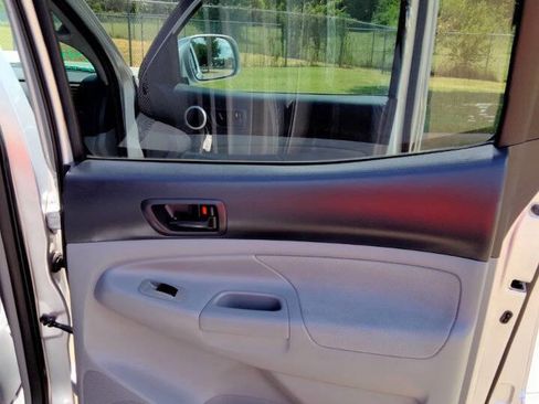 Used 2011 Toyota Tacoma PreRunner w/ TRD Sport Pkg image 23