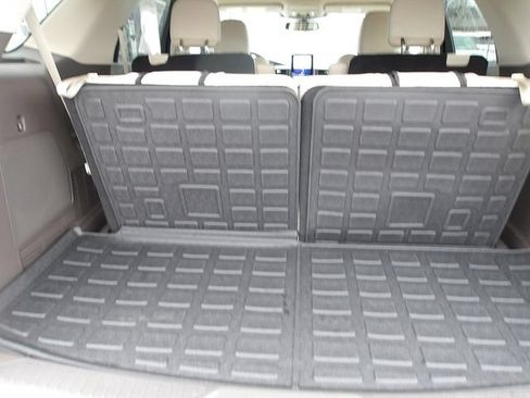 Used 2023 Ford Explorer Platinum w/ Technology Package AWD/4WD image 16
