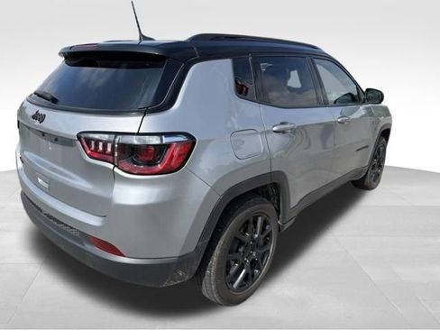 Used 2022 Jeep Compass Latitude w/ Convenience Group AWD/4WD image 4