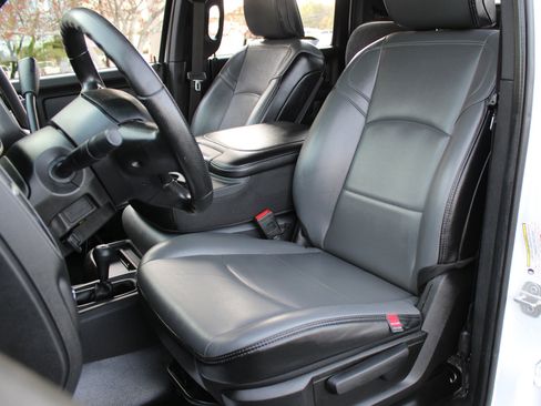 Used 2024 RAM 2500 Tradesman w/ Chrome Appearance Group image 20